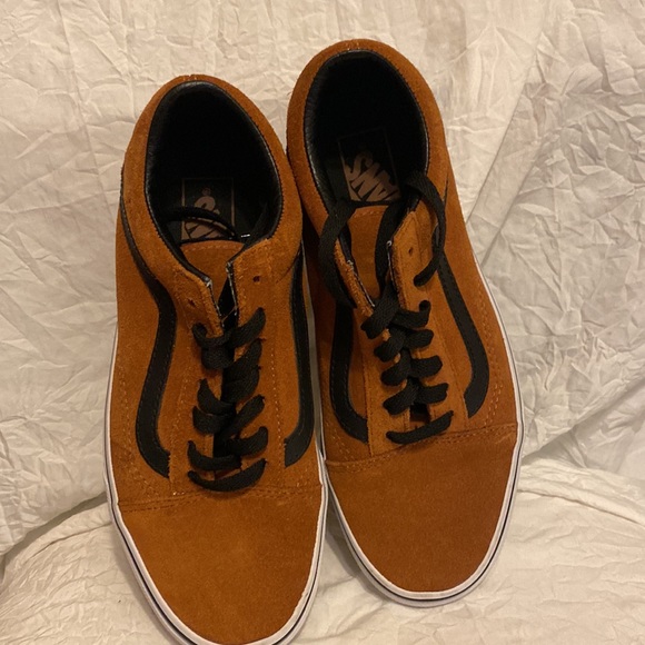 Vans - Picture 2 of 4